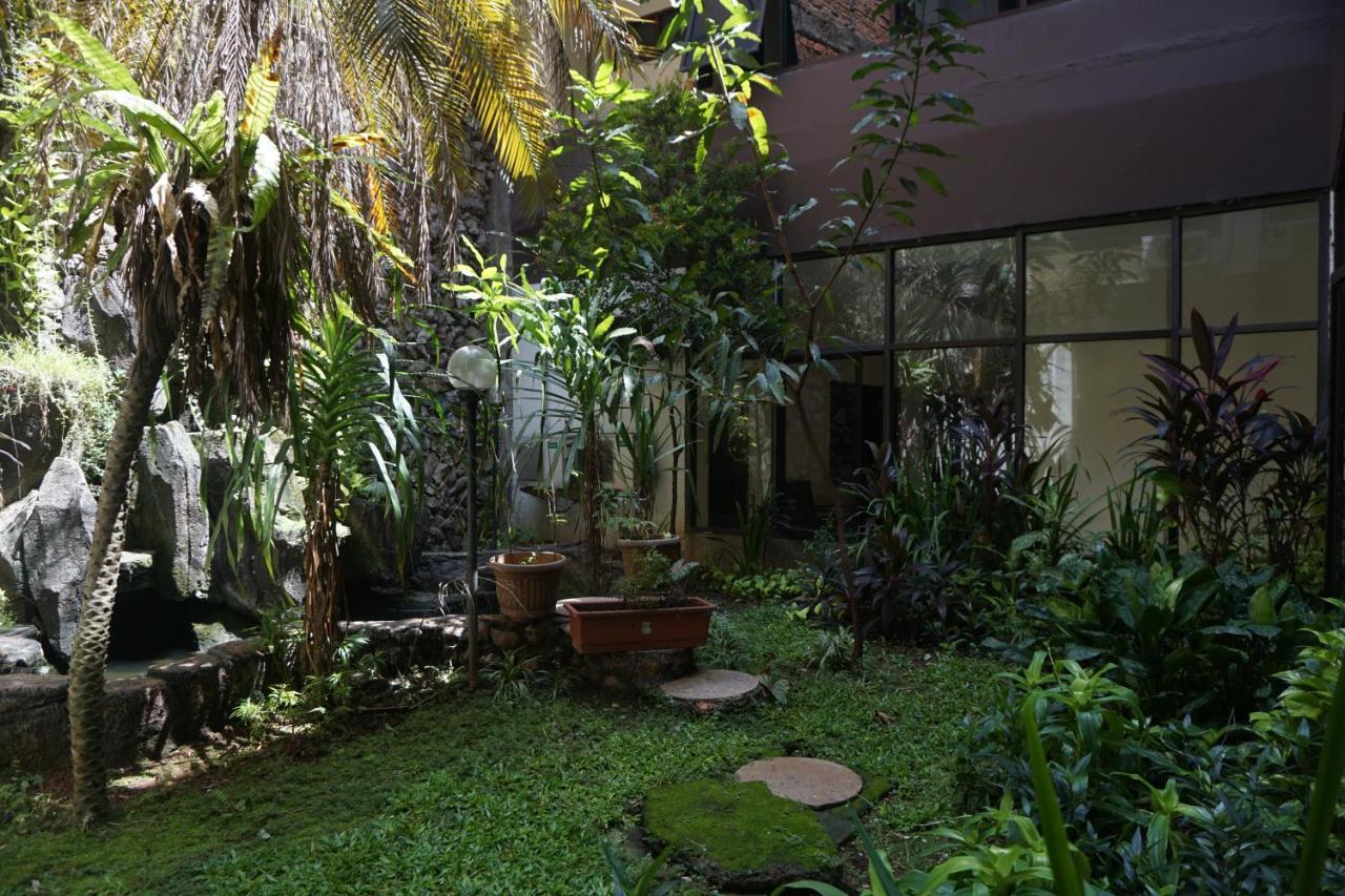 Hotel Nusantara Indah Syariah Джакарта Экстерьер фото